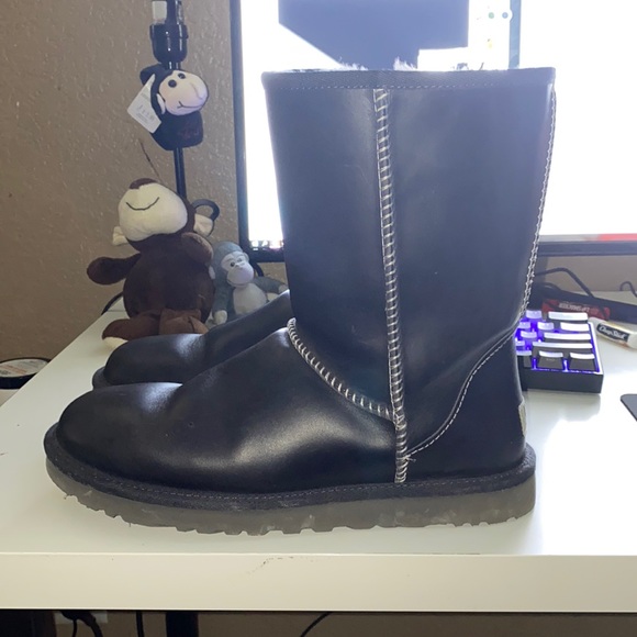 Ugg Australia Chestnut Classic Short Leather Boots - Picture 3 of 3